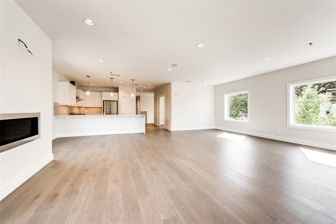 28 Village Lane 200