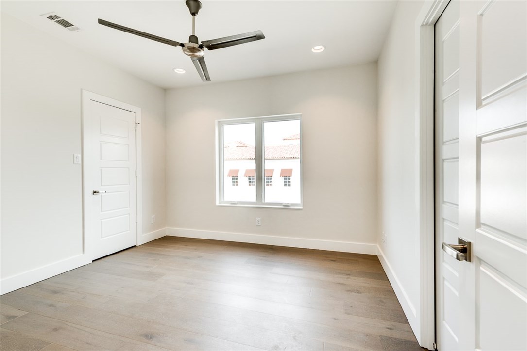 28 Village Lane 200