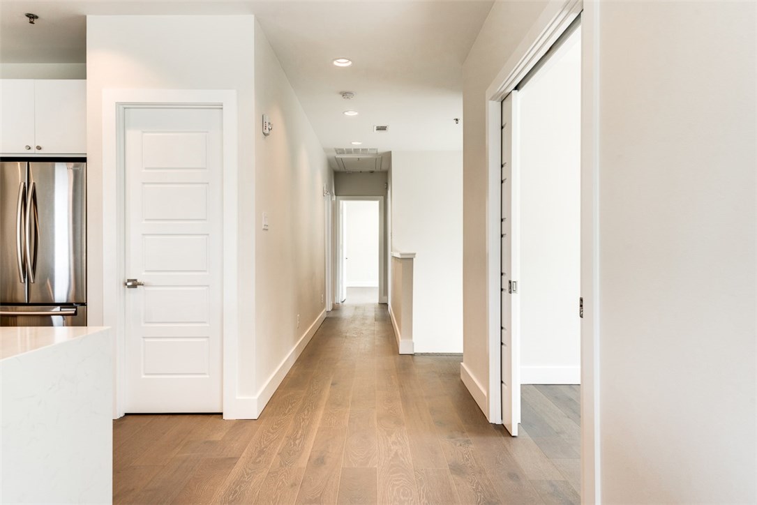 28 Village Lane 200