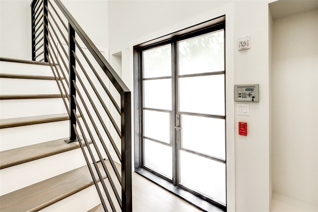 28 Village Lane 200