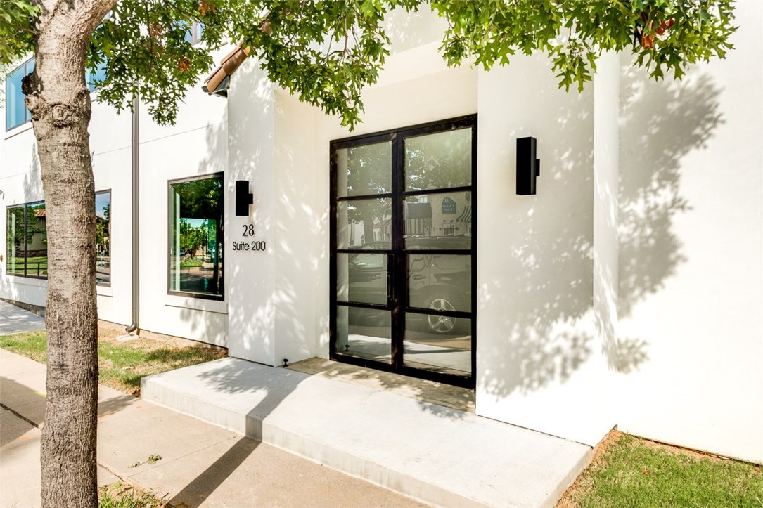 28 Village Lane 200