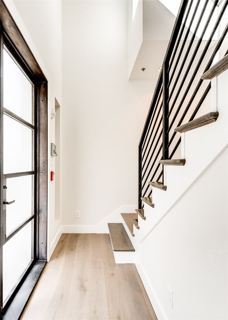 28 Village Lane 200