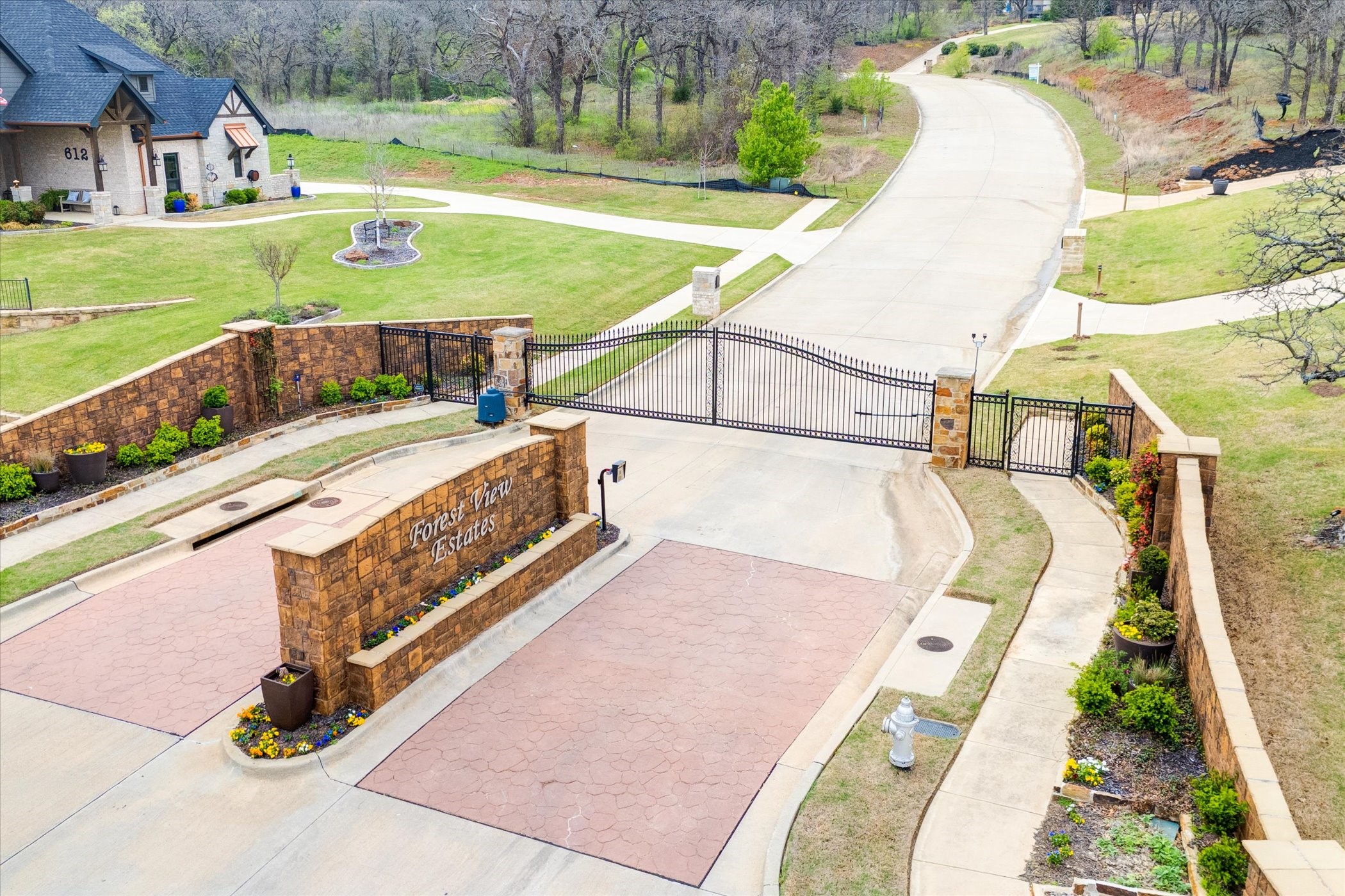 604 Forest View Court