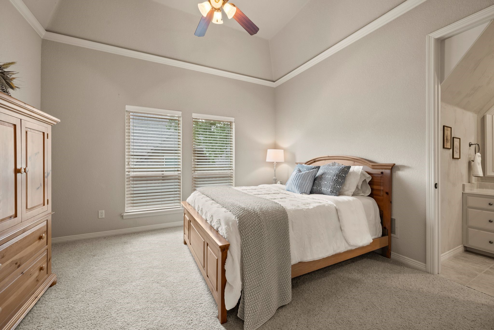 716 Tappen Shire