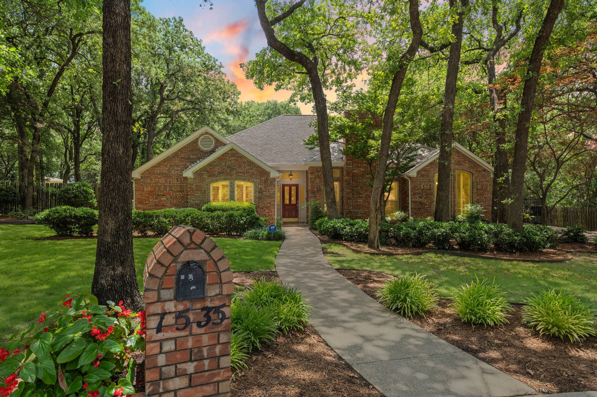 1535 Windsor Forest Trail