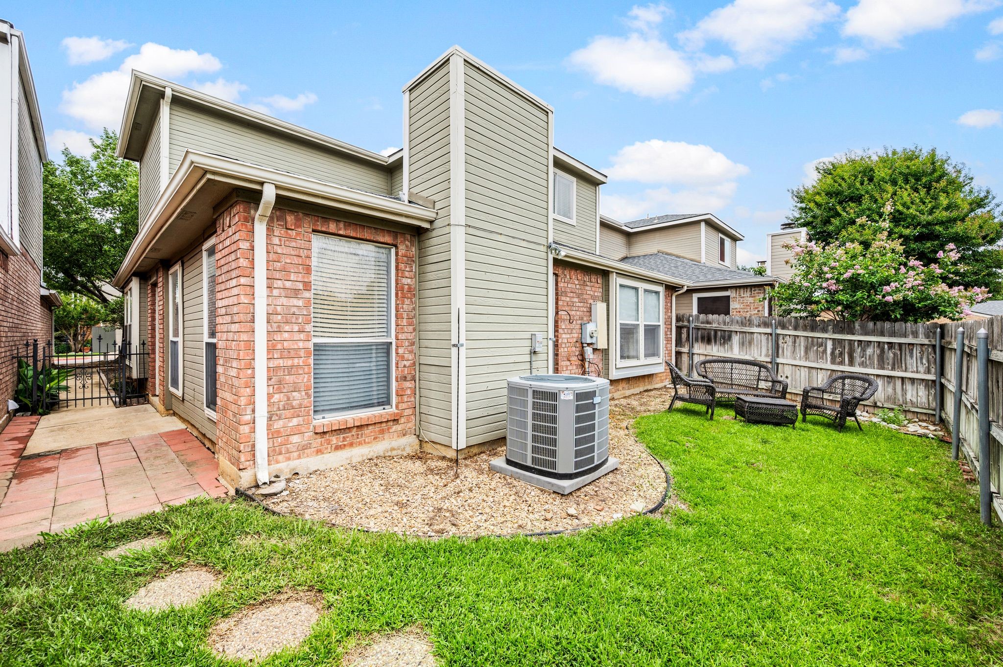 1919 Maplewood Trail