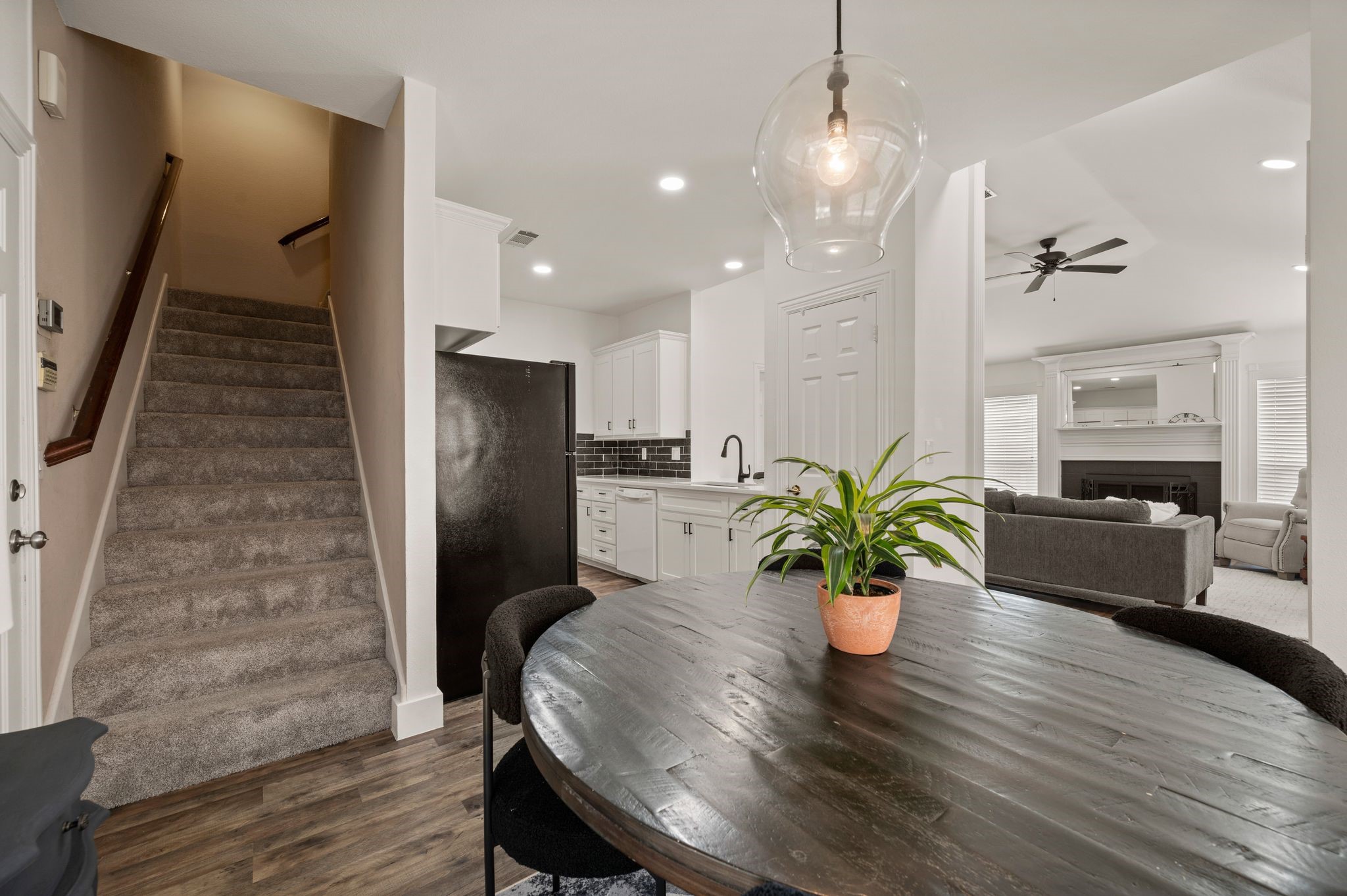 1919 Maplewood Trail