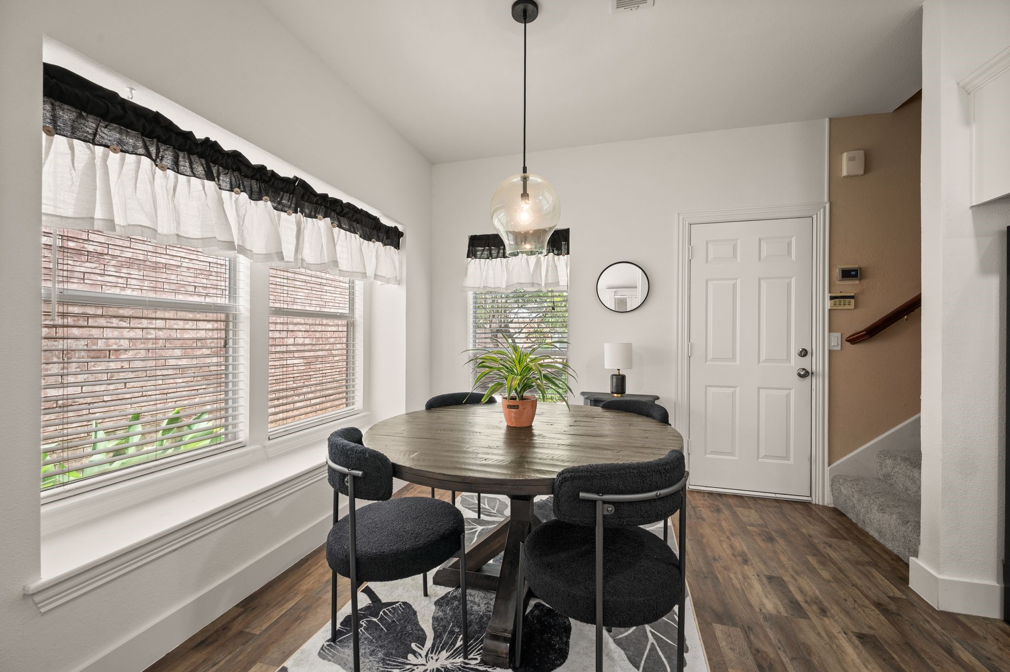 1919 Maplewood Trail