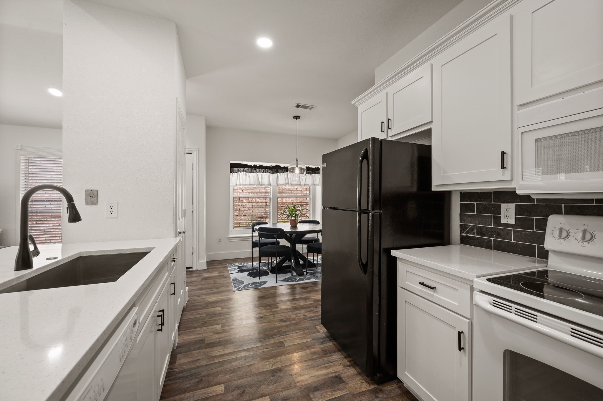 1919 Maplewood Trail