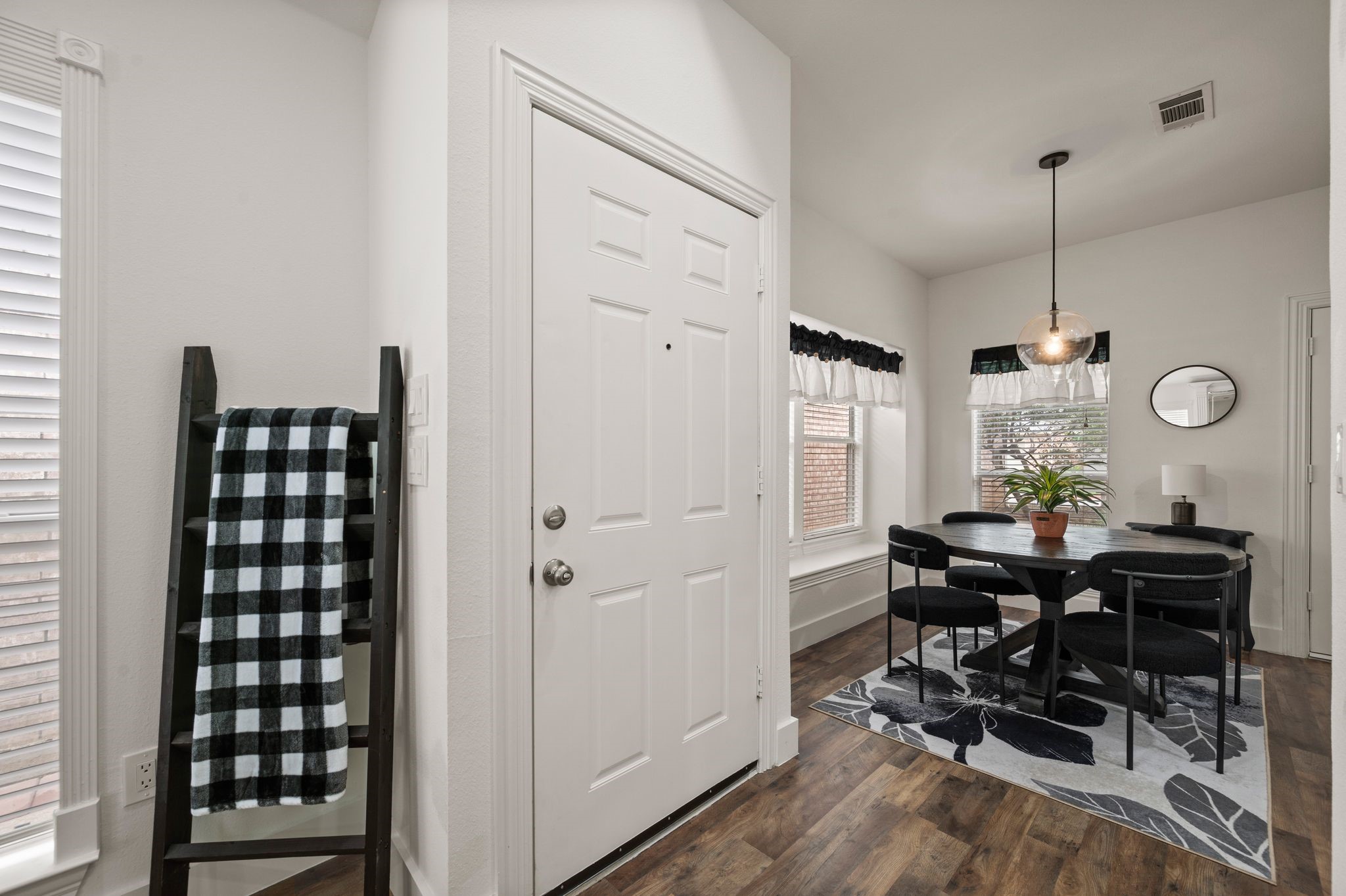 1919 Maplewood Trail