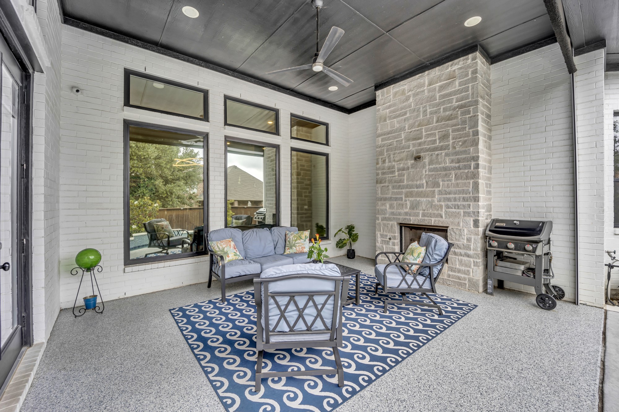 8305 Caballo Drive