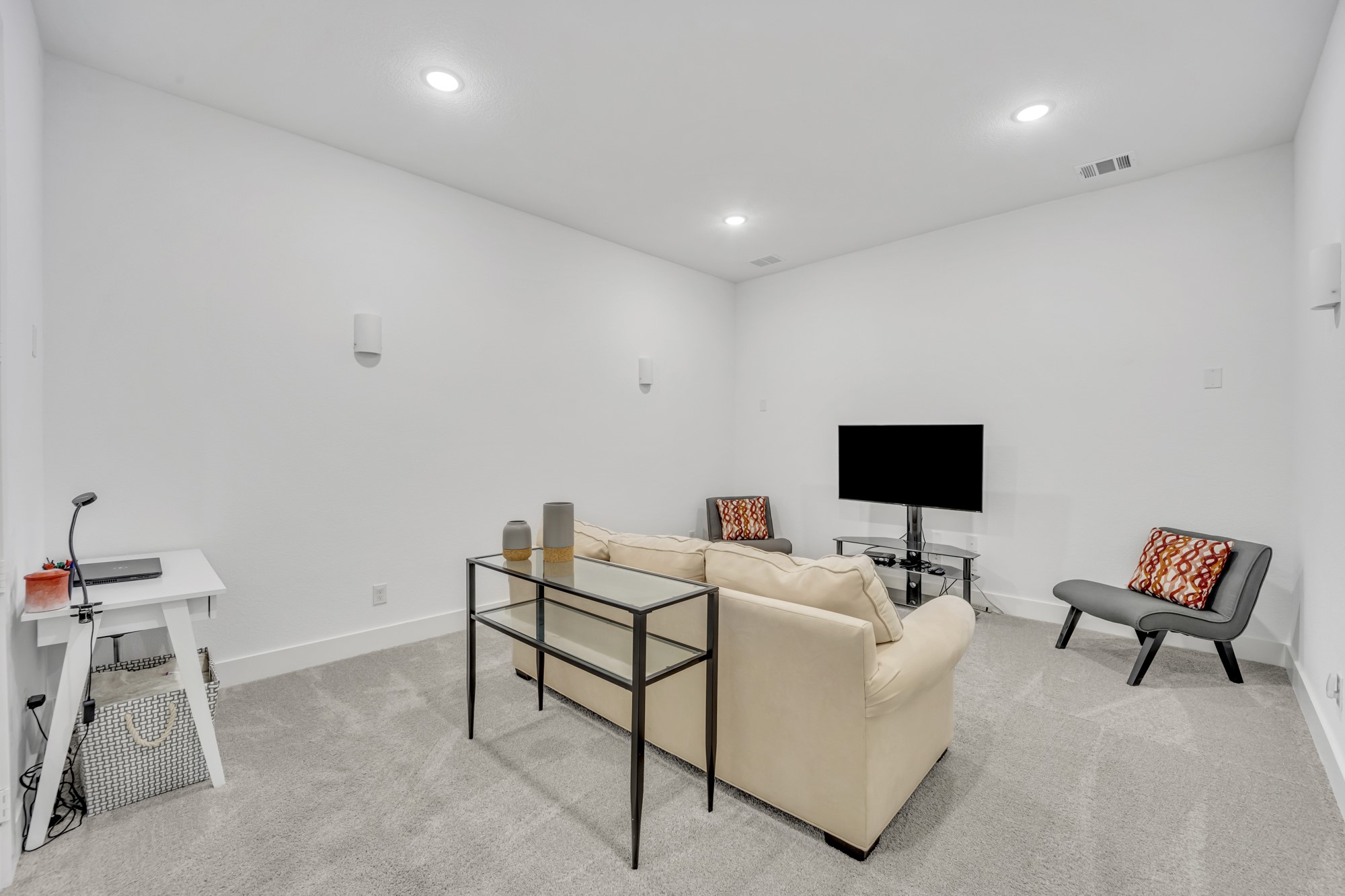 8305 Caballo Drive