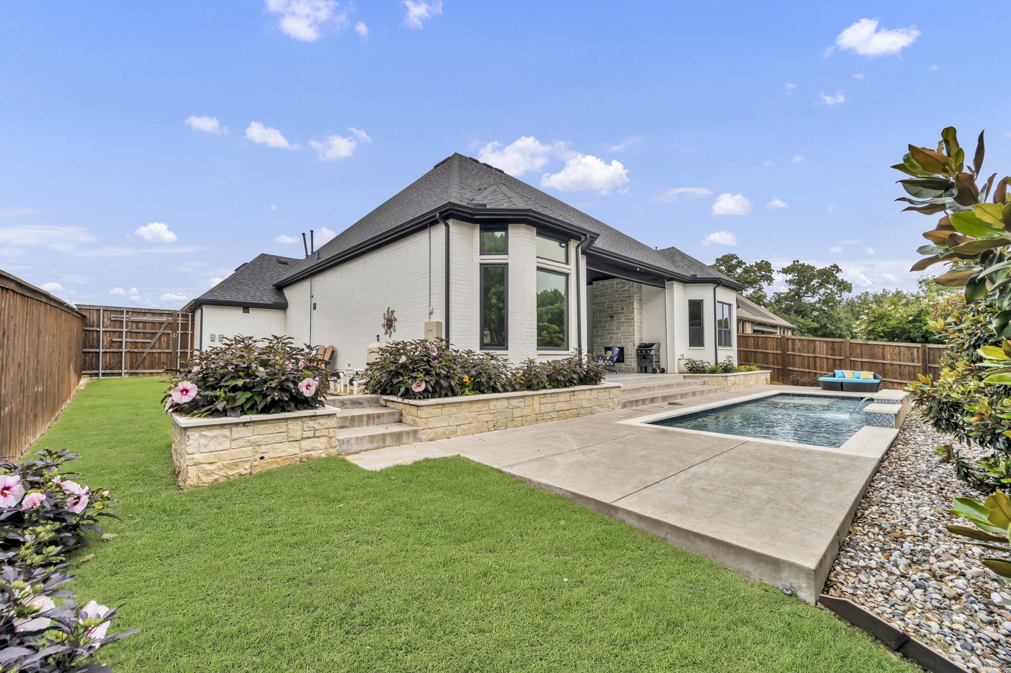 8305 Caballo Drive