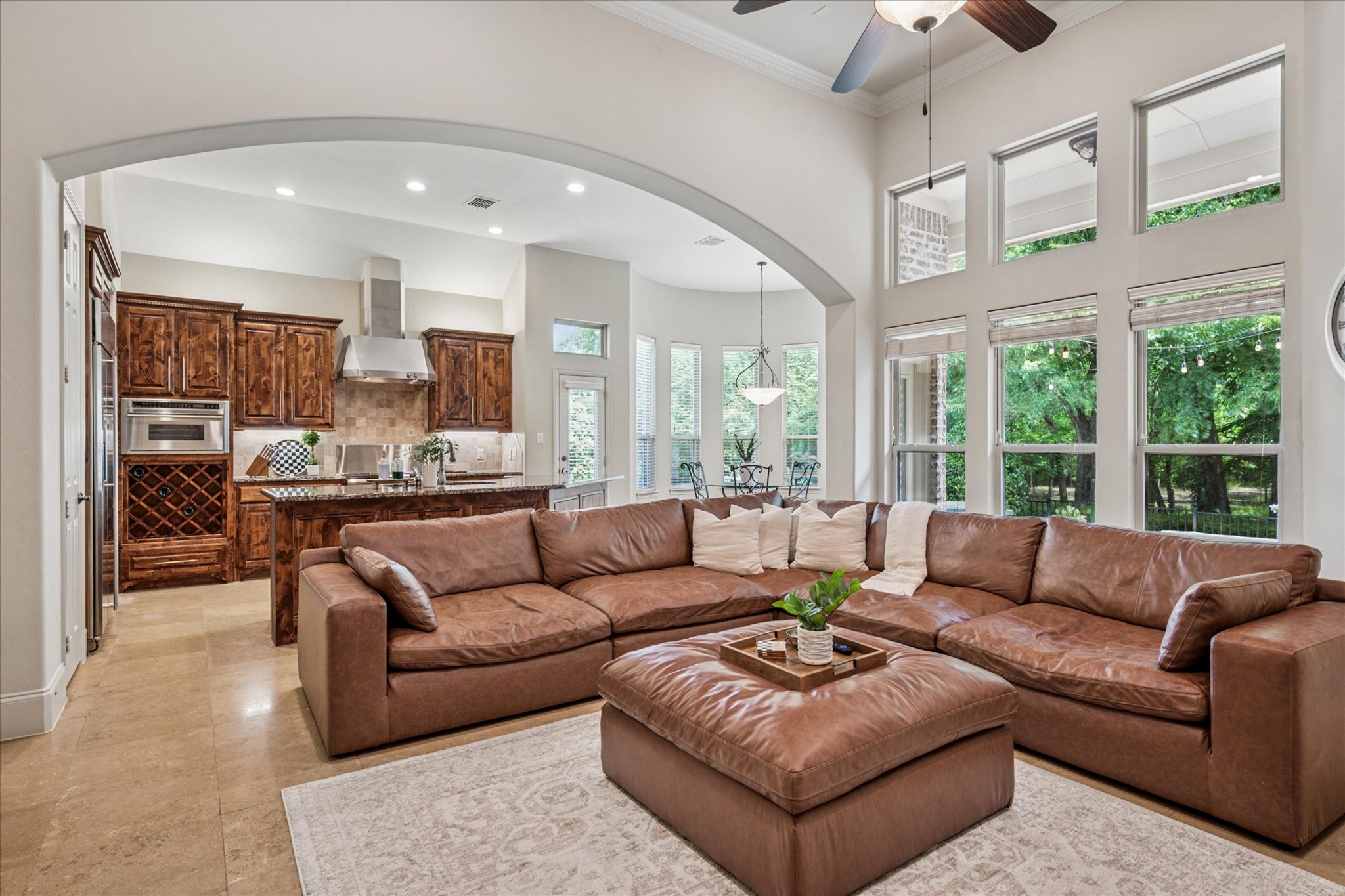817 Creekview Lane