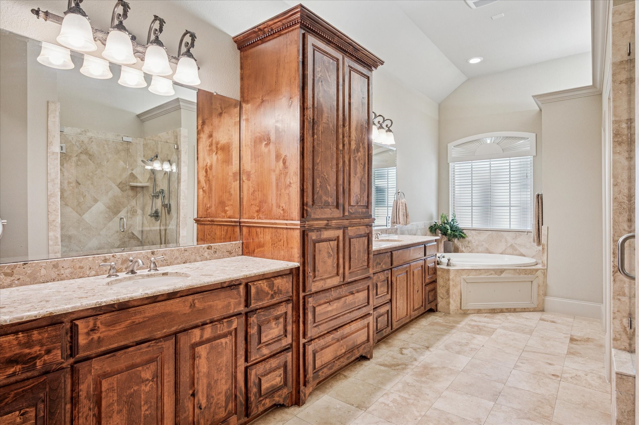 817 Creekview Lane