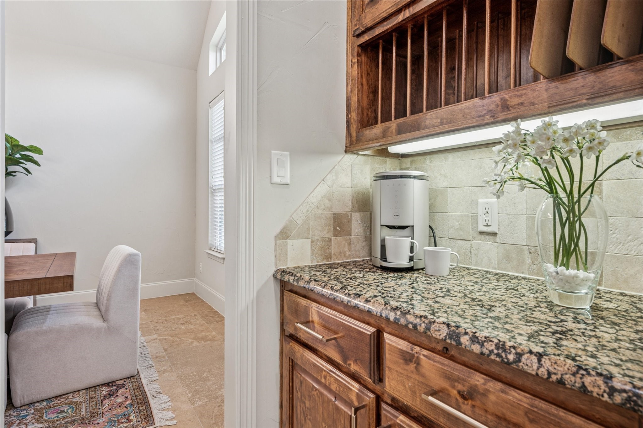817 Creekview Lane