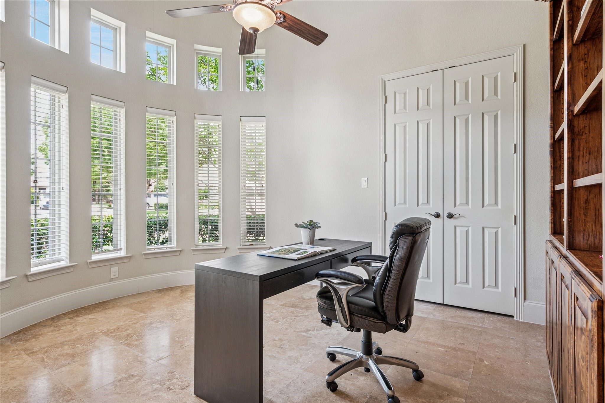 817 Creekview Lane
