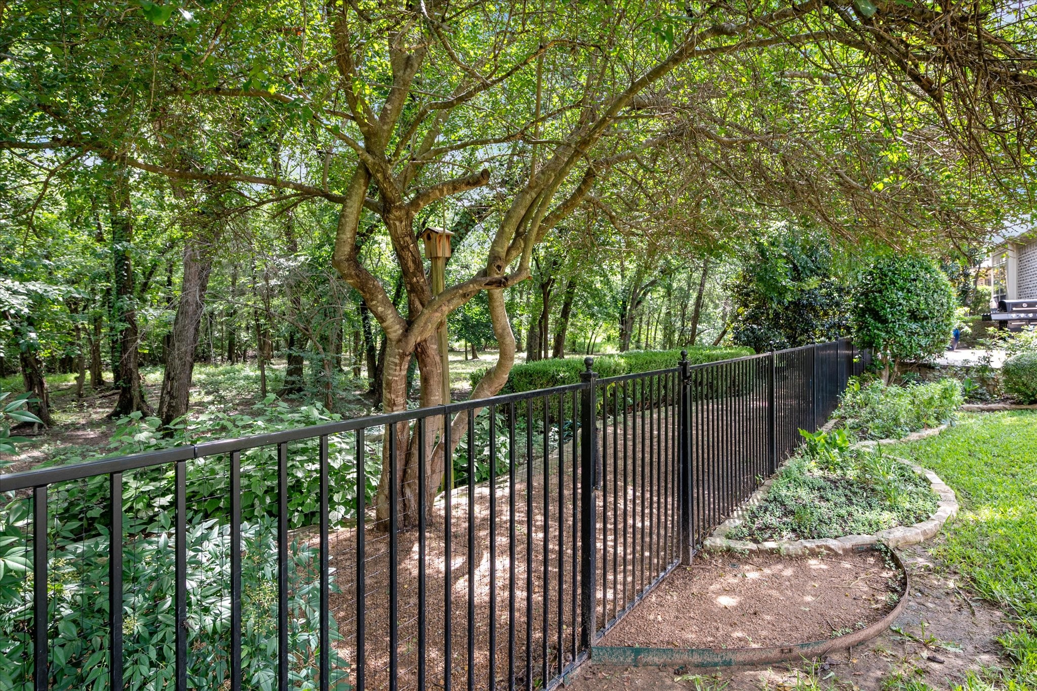 817 Creekview Lane