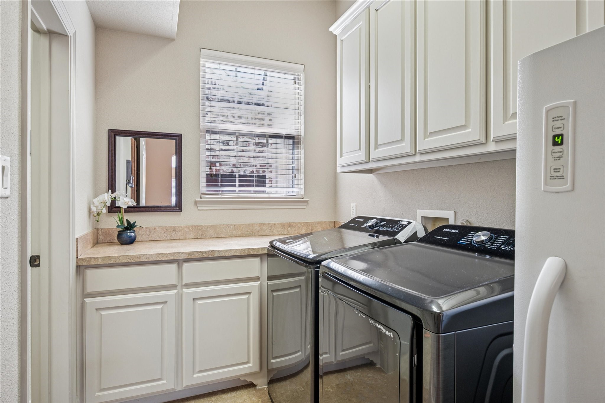 817 Creekview Lane