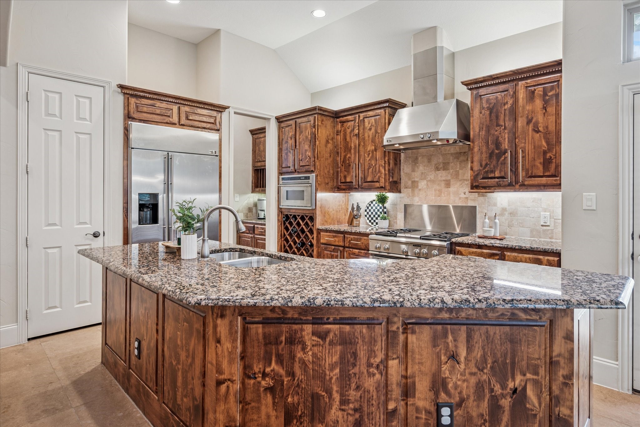 817 Creekview Lane