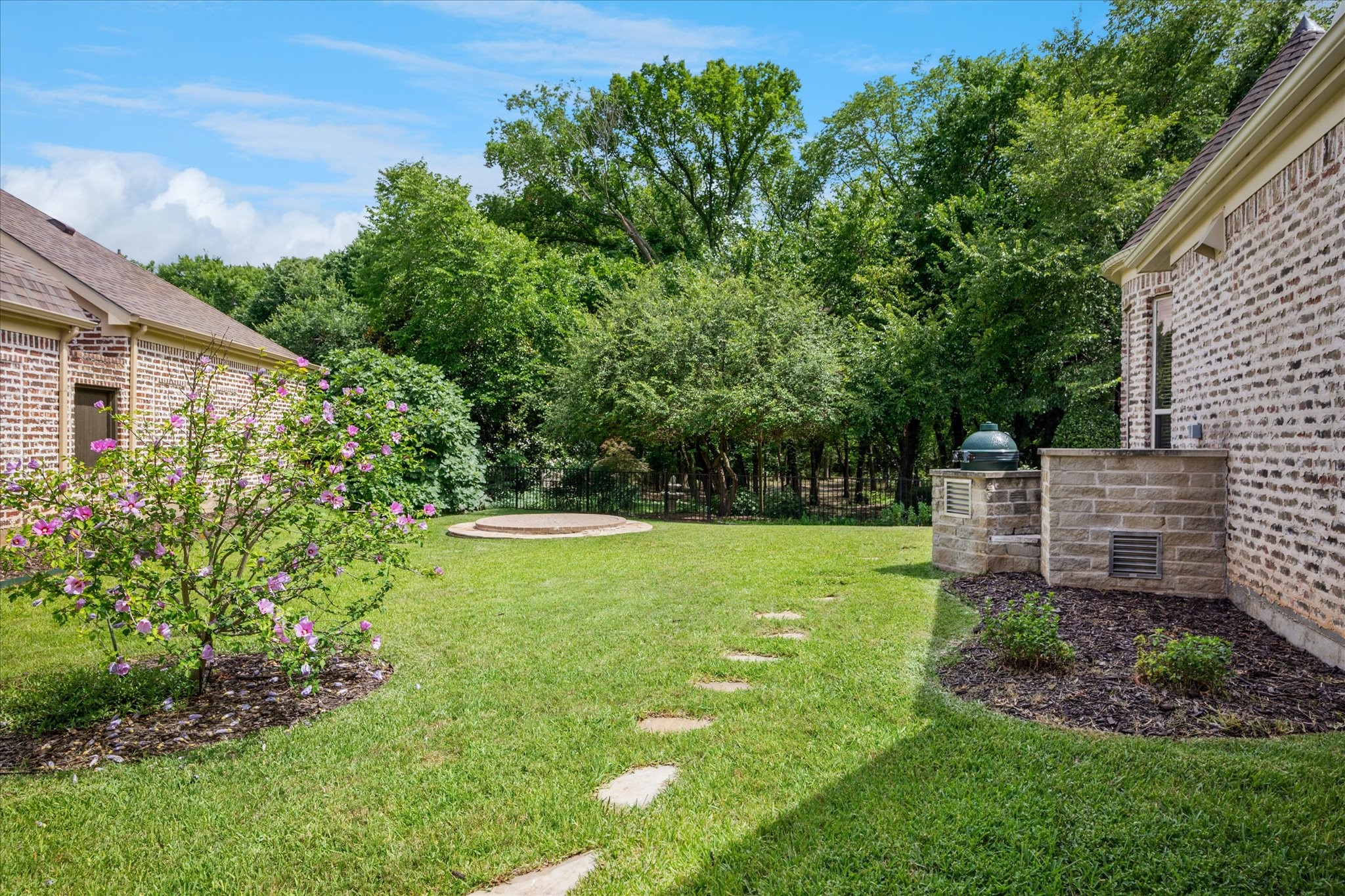 817 Creekview Lane