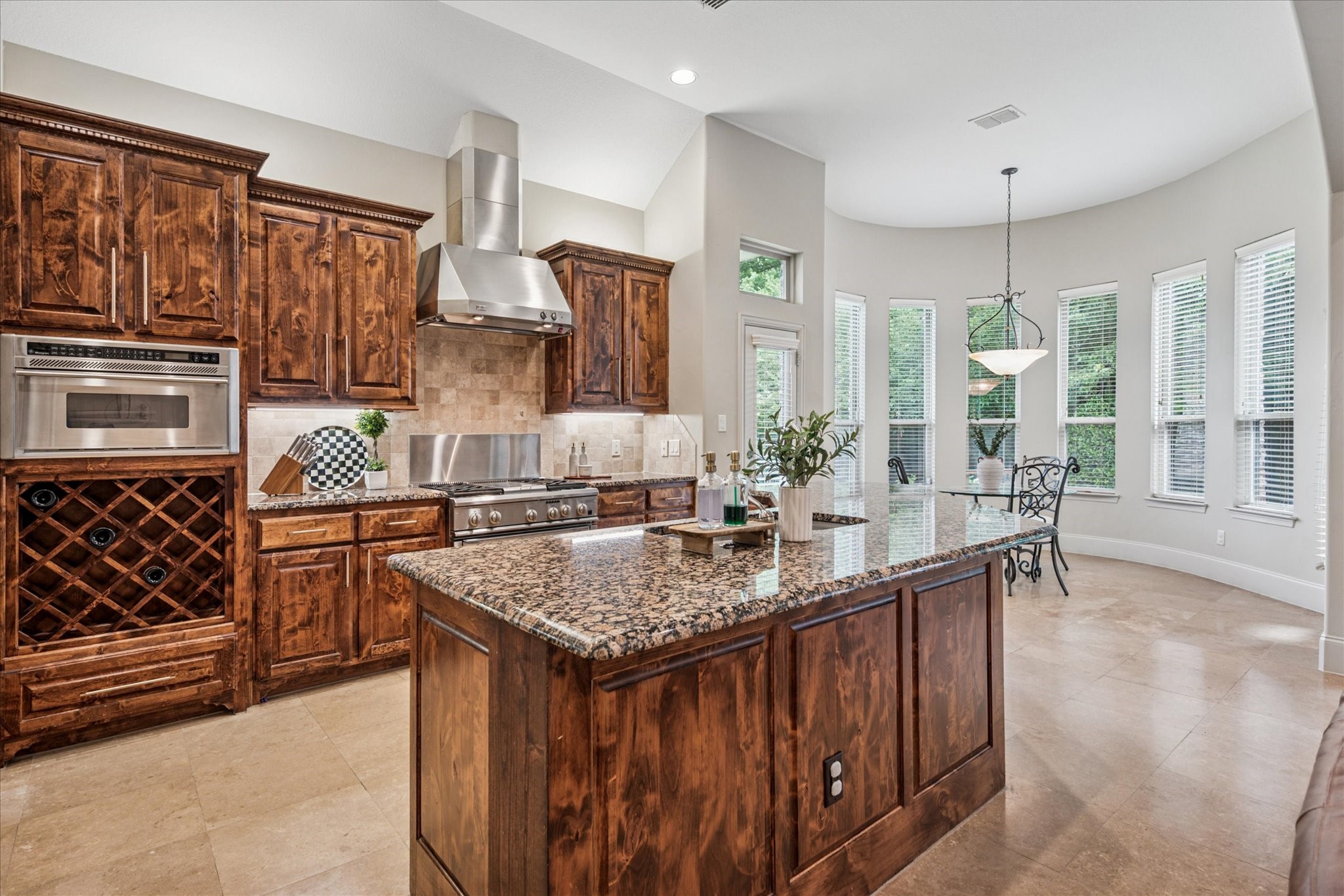 817 Creekview Lane