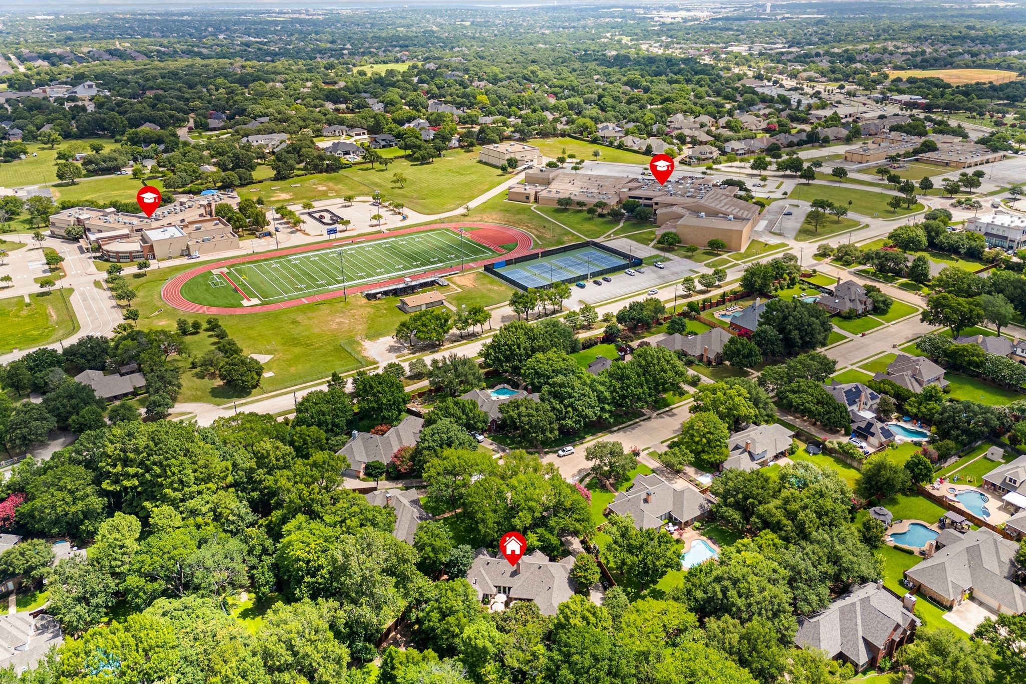 909 Dogwood Court