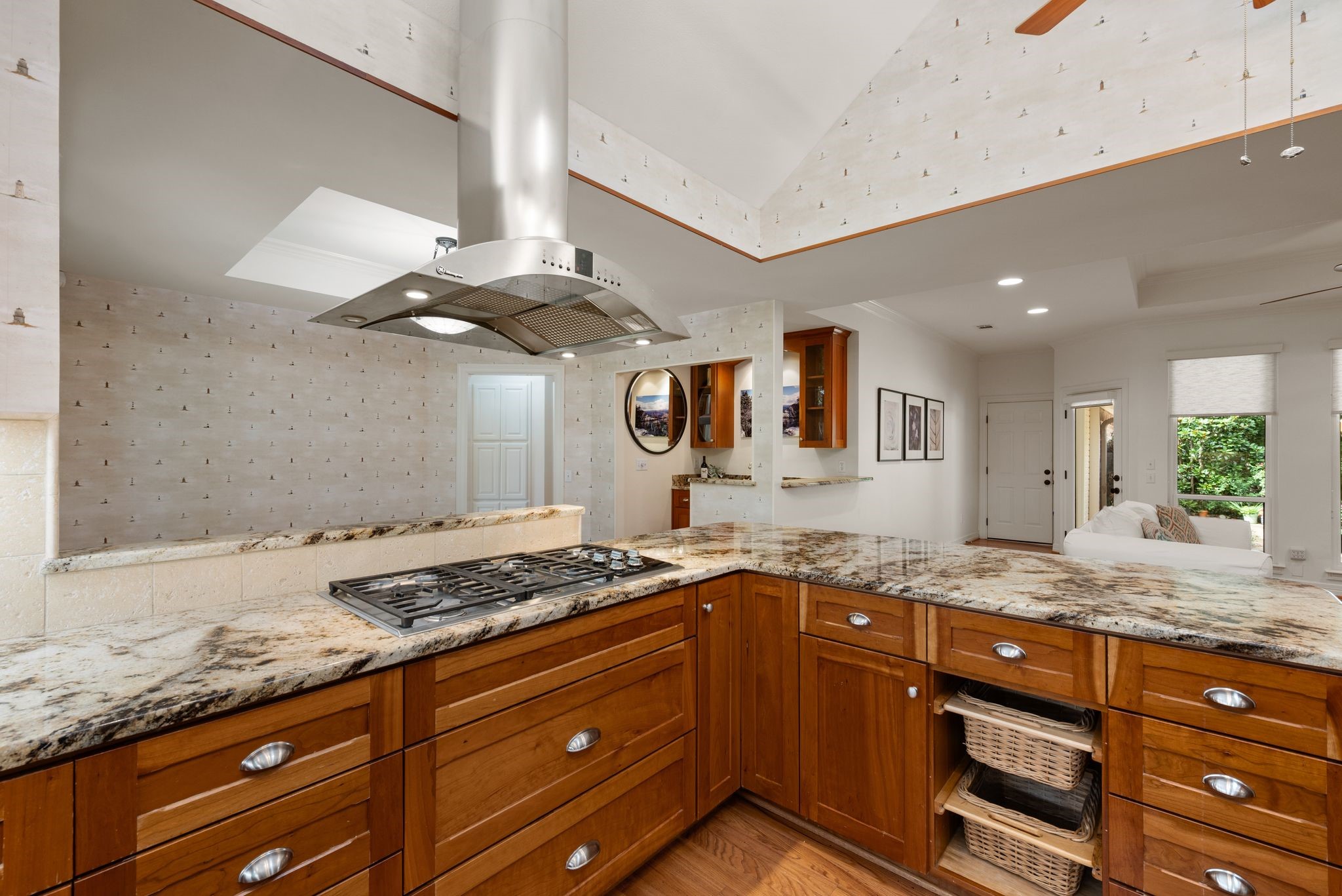909 Dogwood Court
