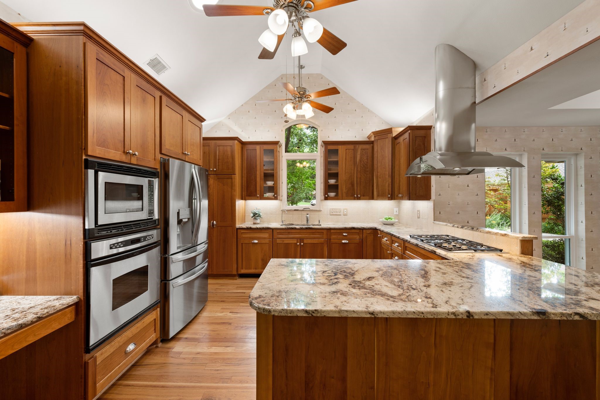 909 Dogwood Court