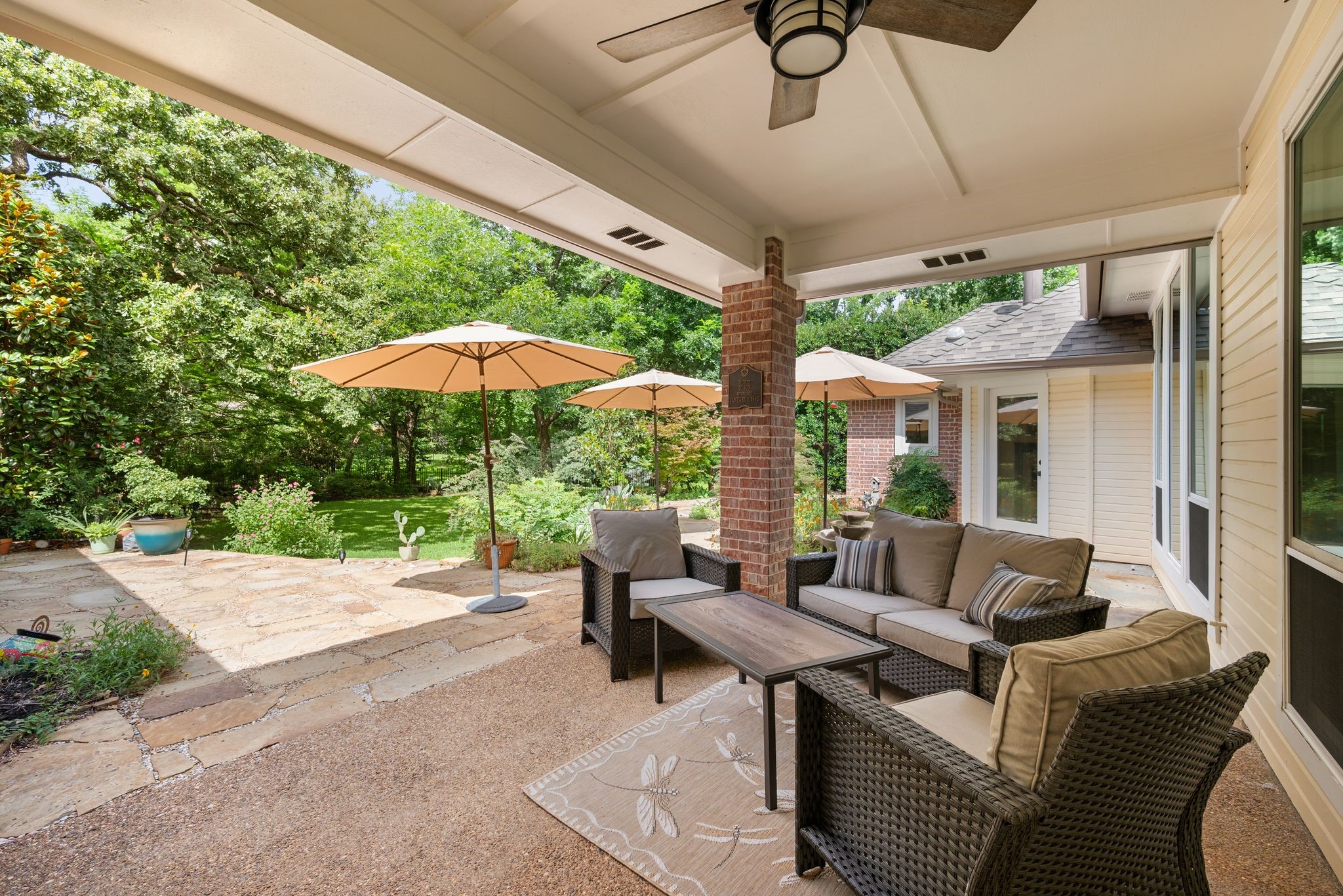 909 Dogwood Court
