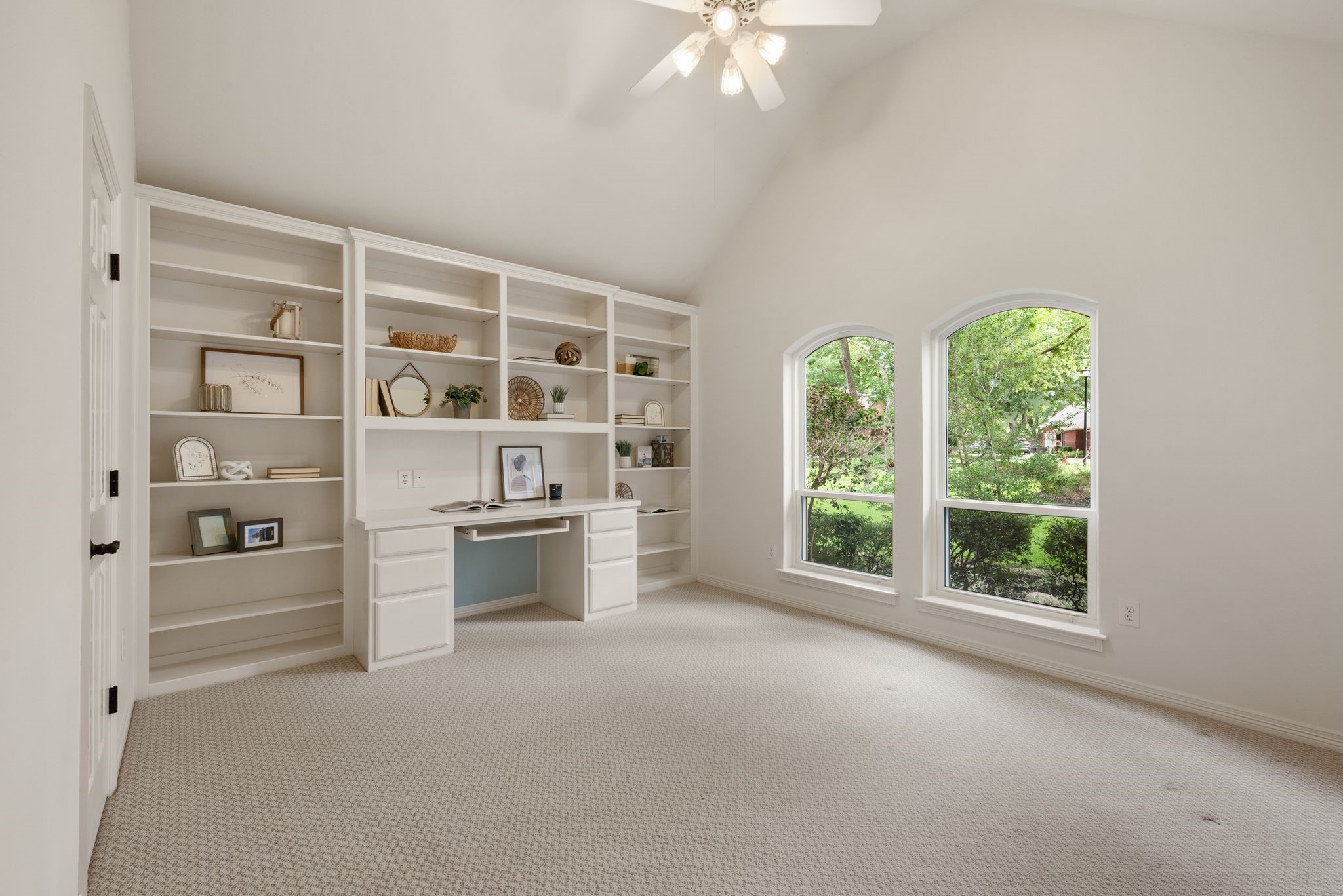 909 Dogwood Court