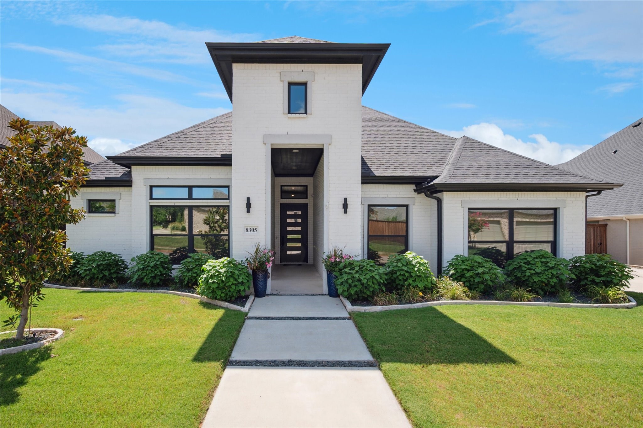 8305 Caballo Drive