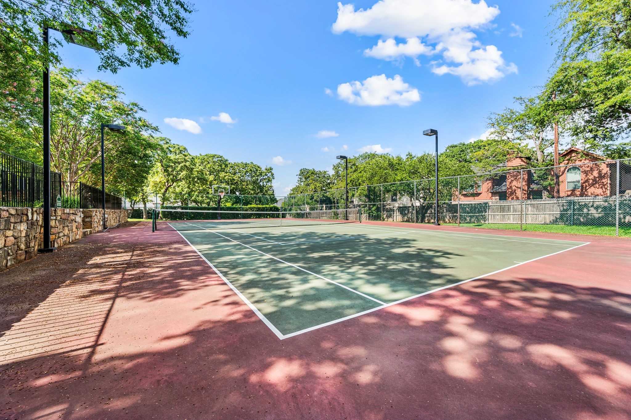 2707 Red Oak Court W