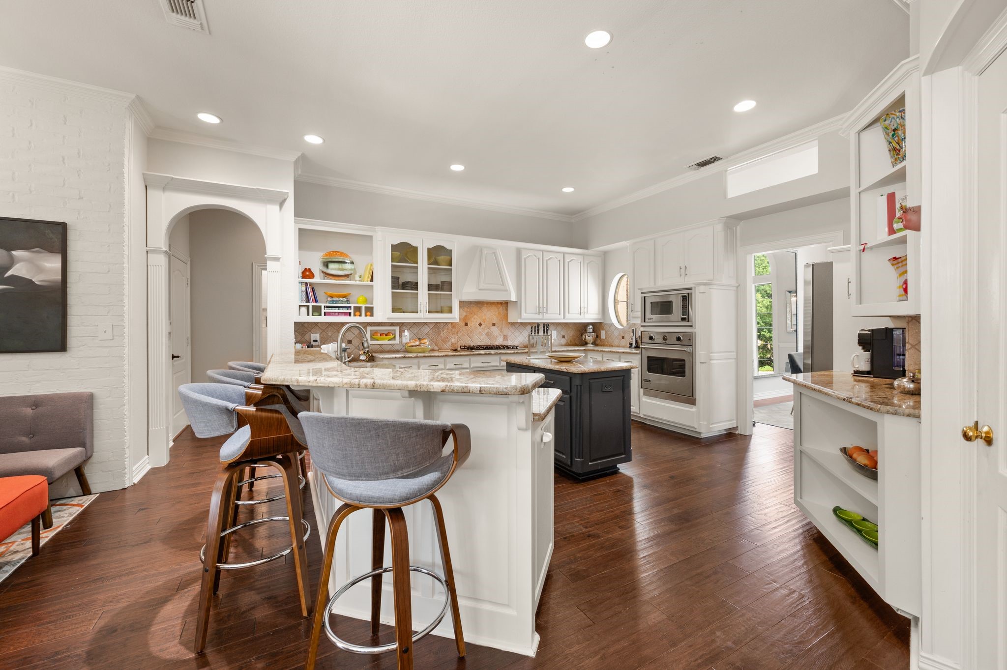 2707 Red Oak Court W