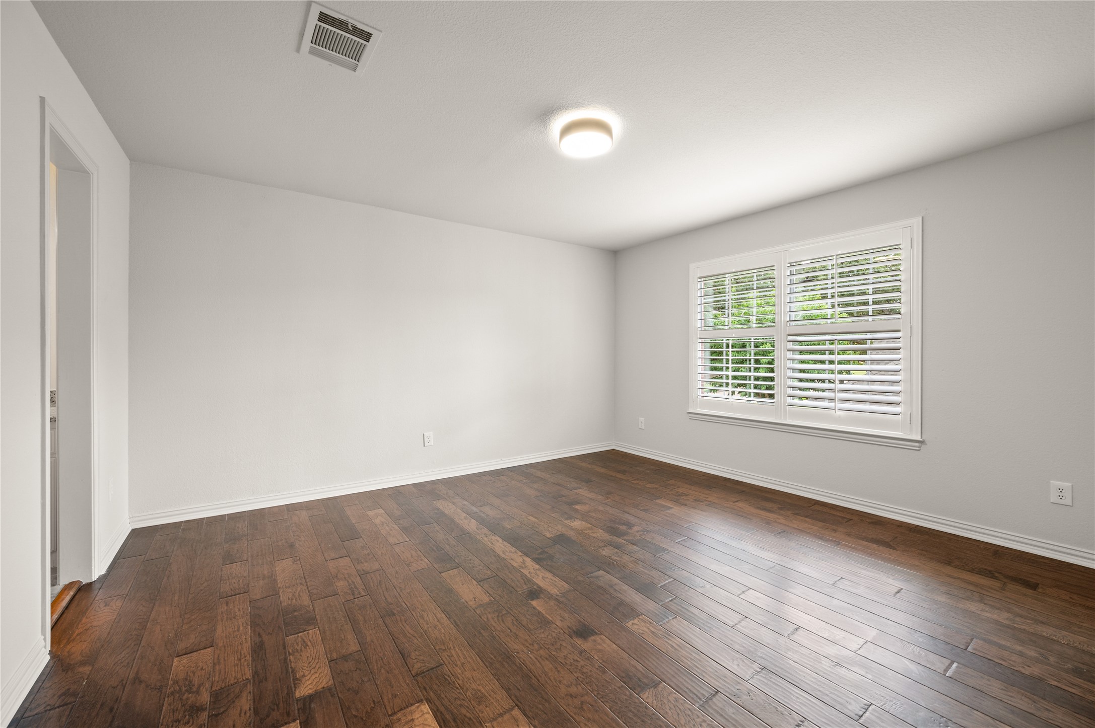 1135 Highland Oaks Drive