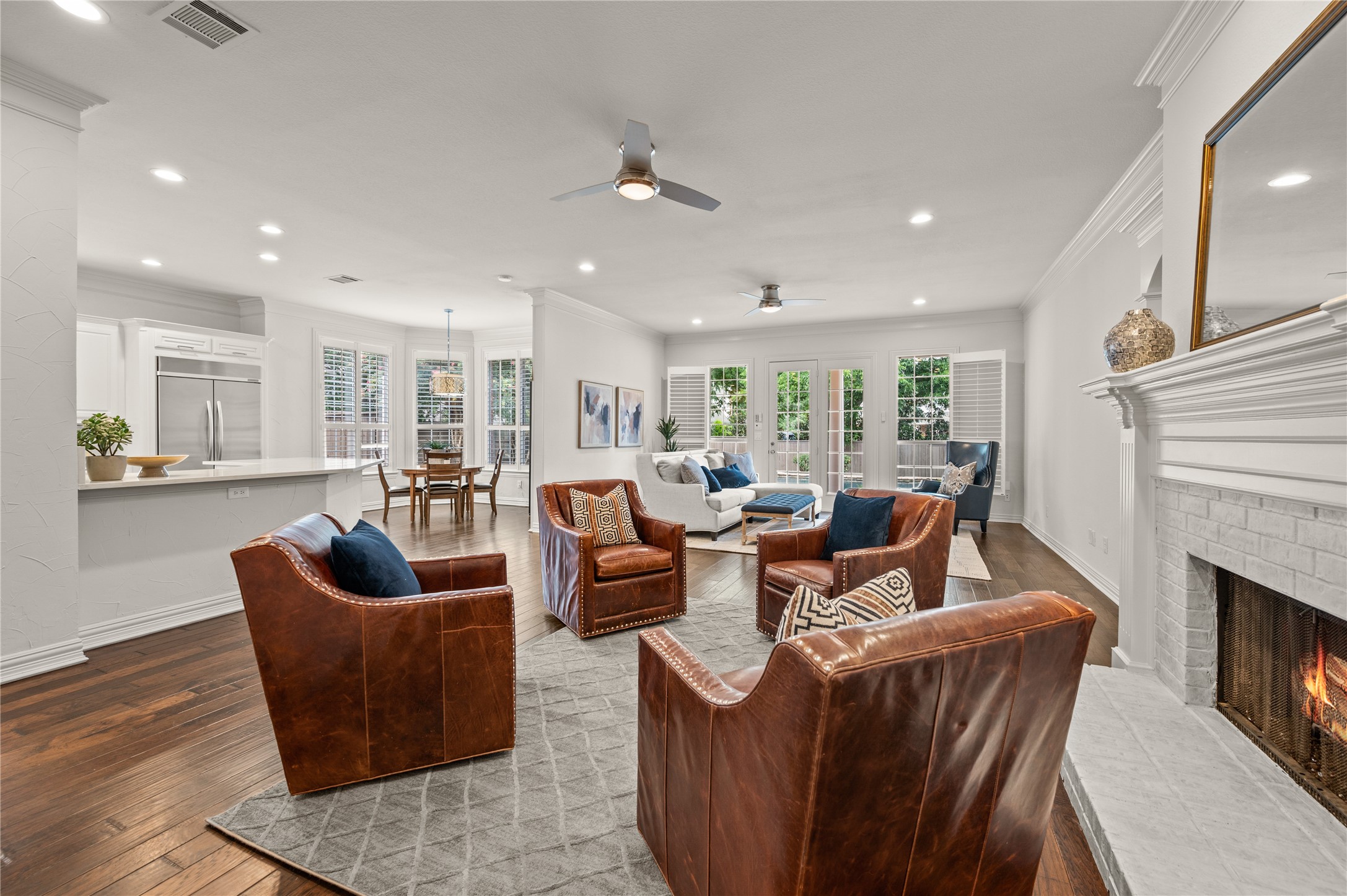 1135 Highland Oaks Drive