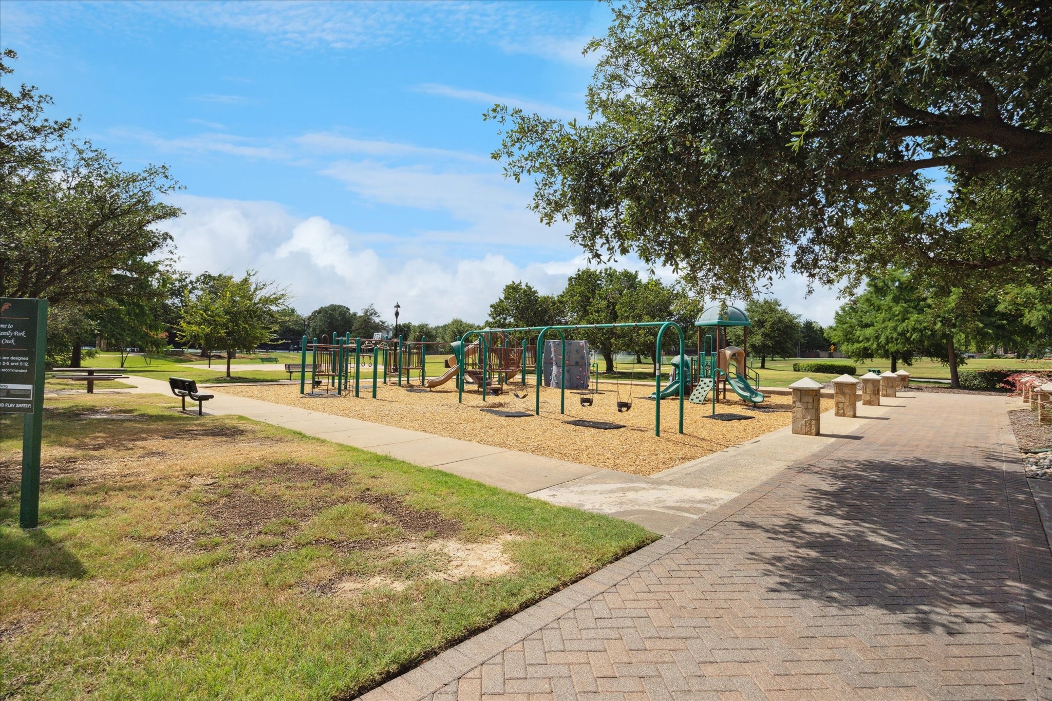 1135 Highland Oaks Drive