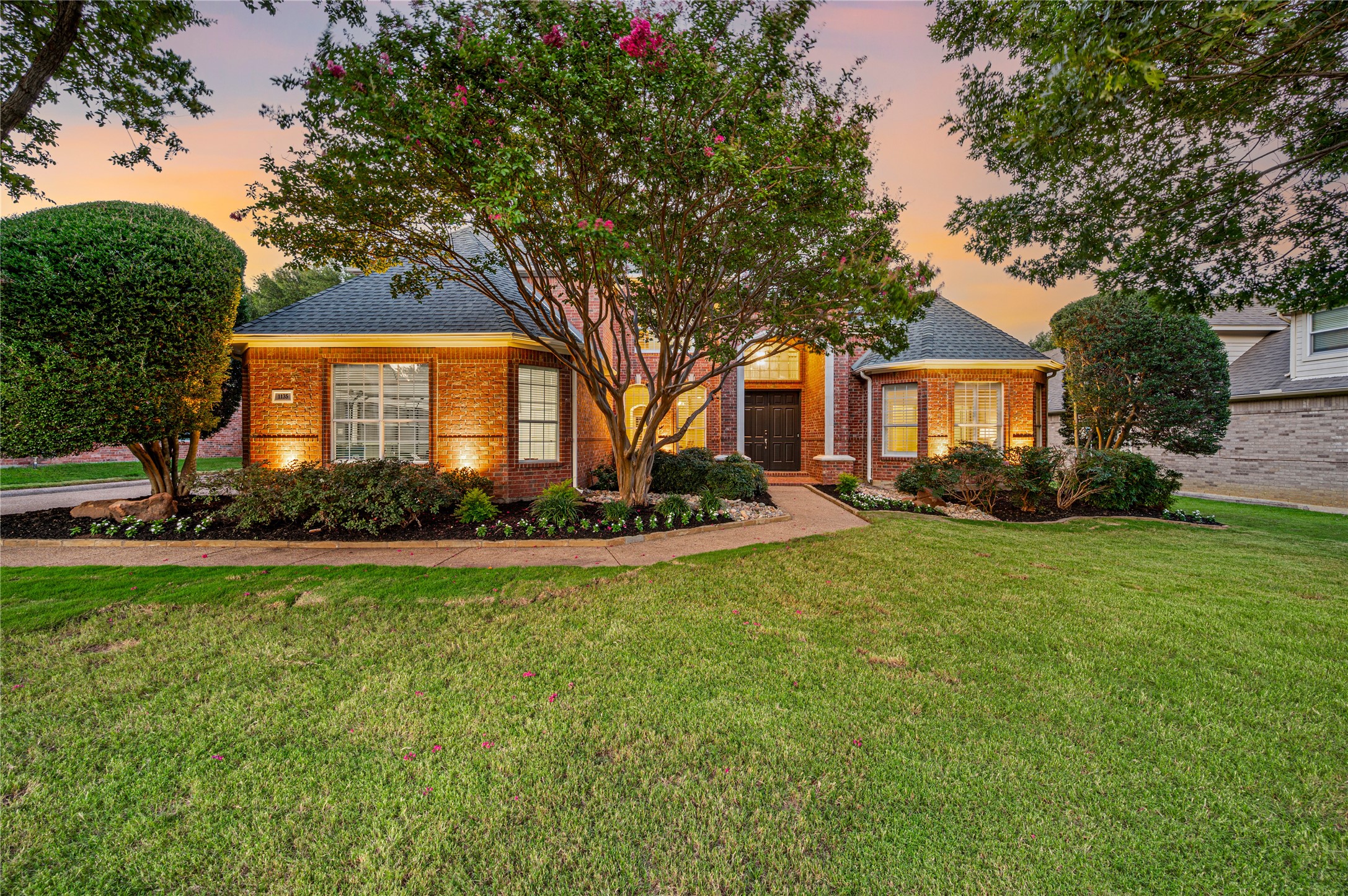 1135 Highland Oaks Drive