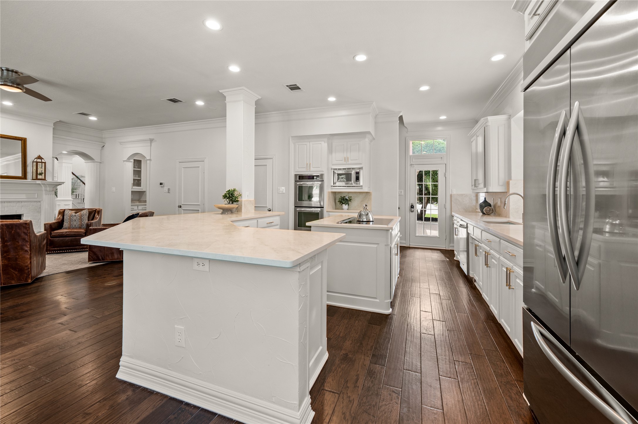1135 Highland Oaks Drive