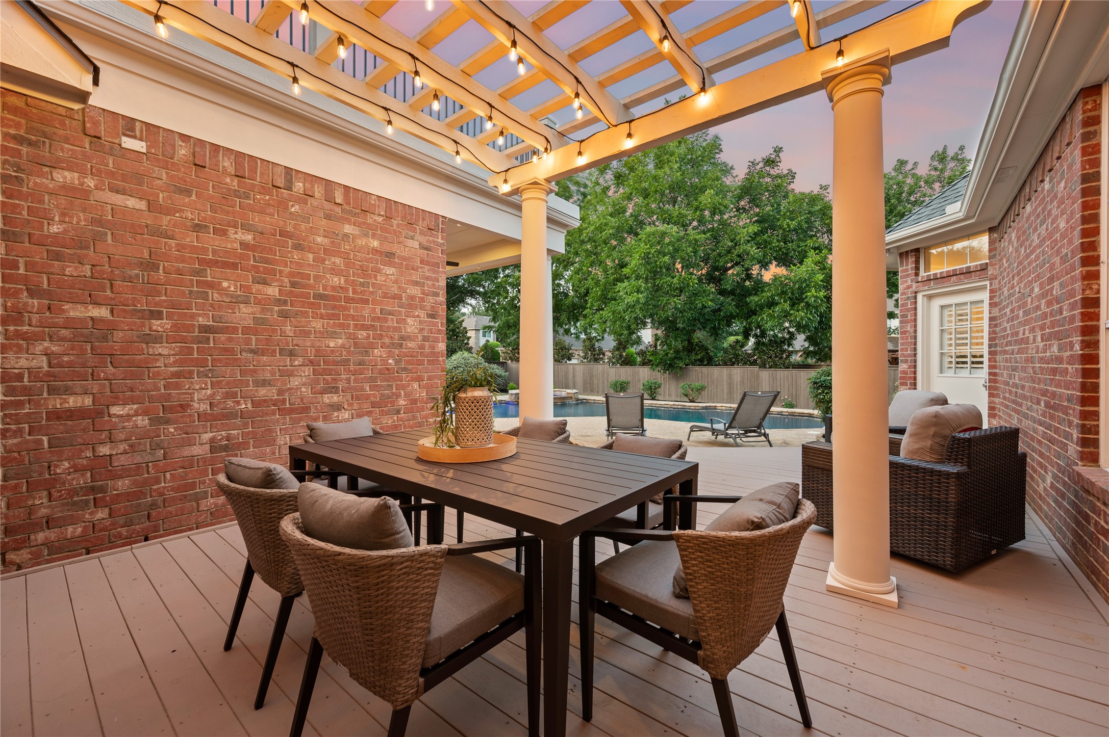 1135 Highland Oaks Drive