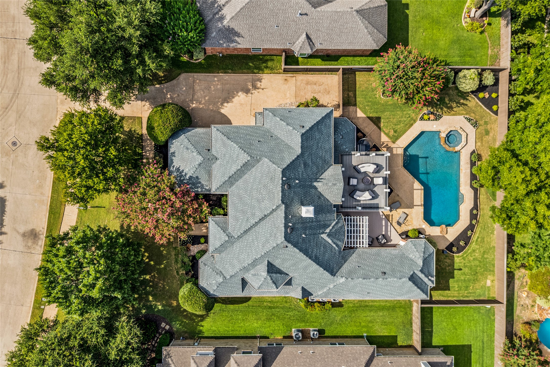 1135 Highland Oaks Drive