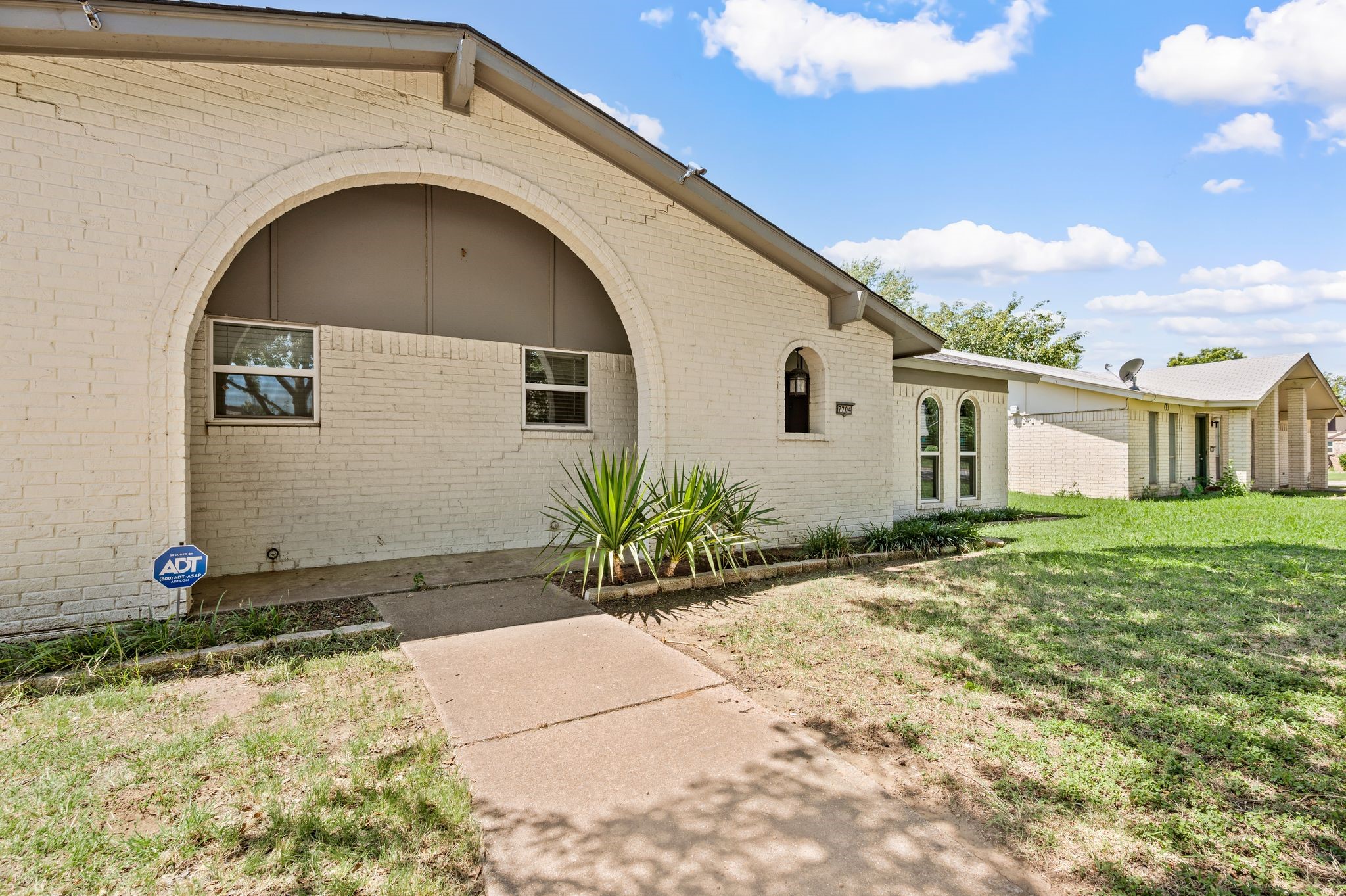 7704 Mary Drive