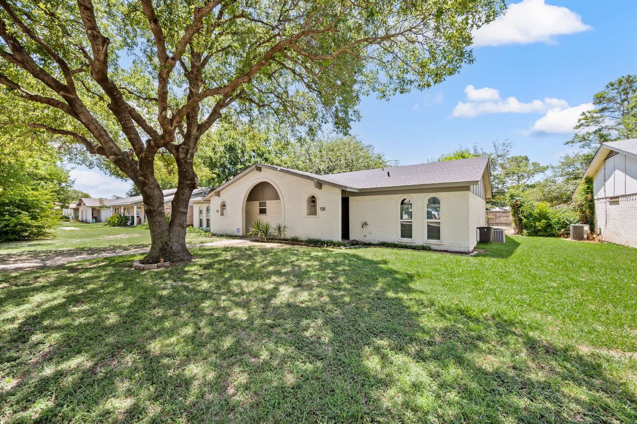 7704 Mary Drive