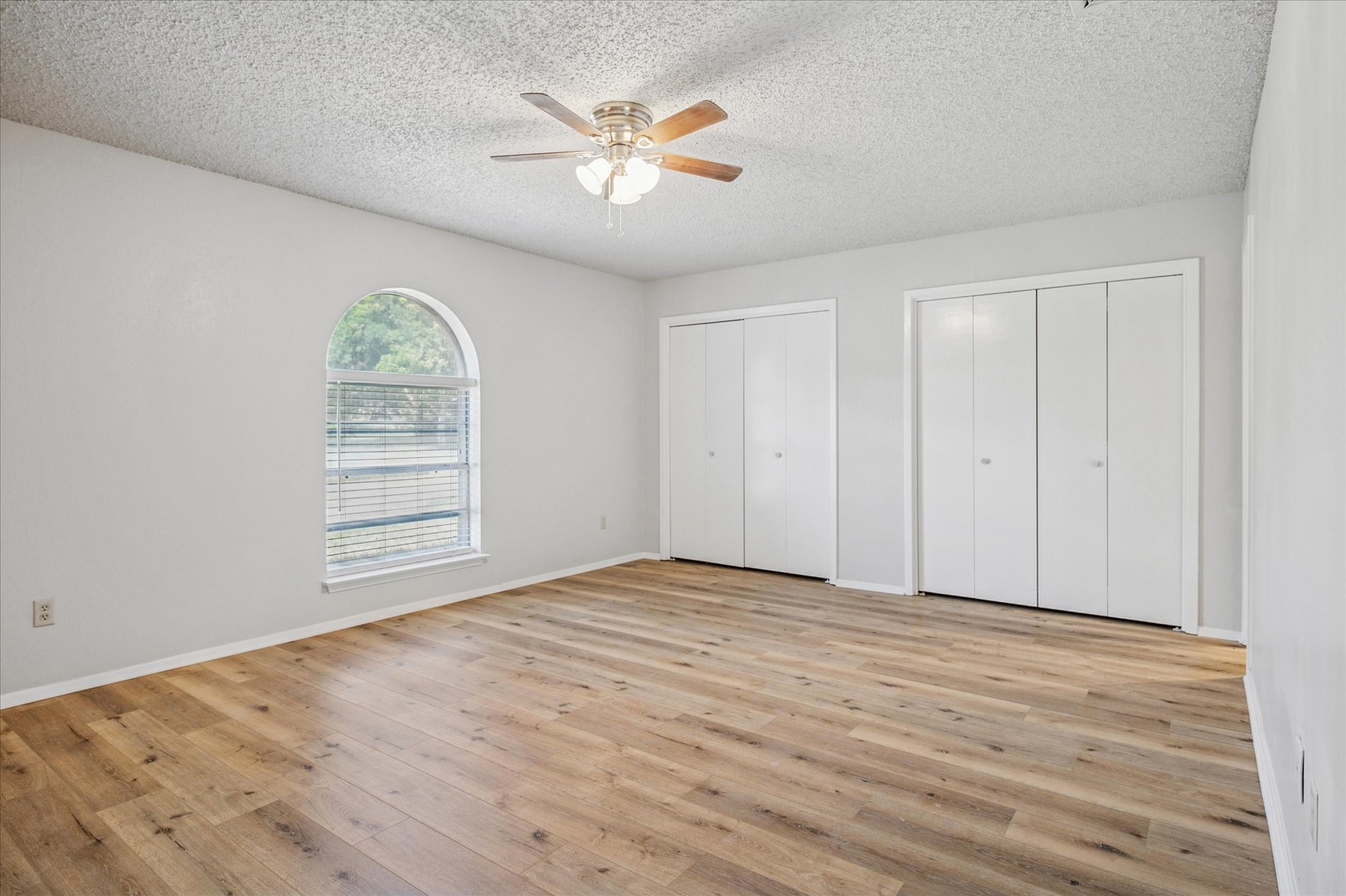 201 Valley View Drive N