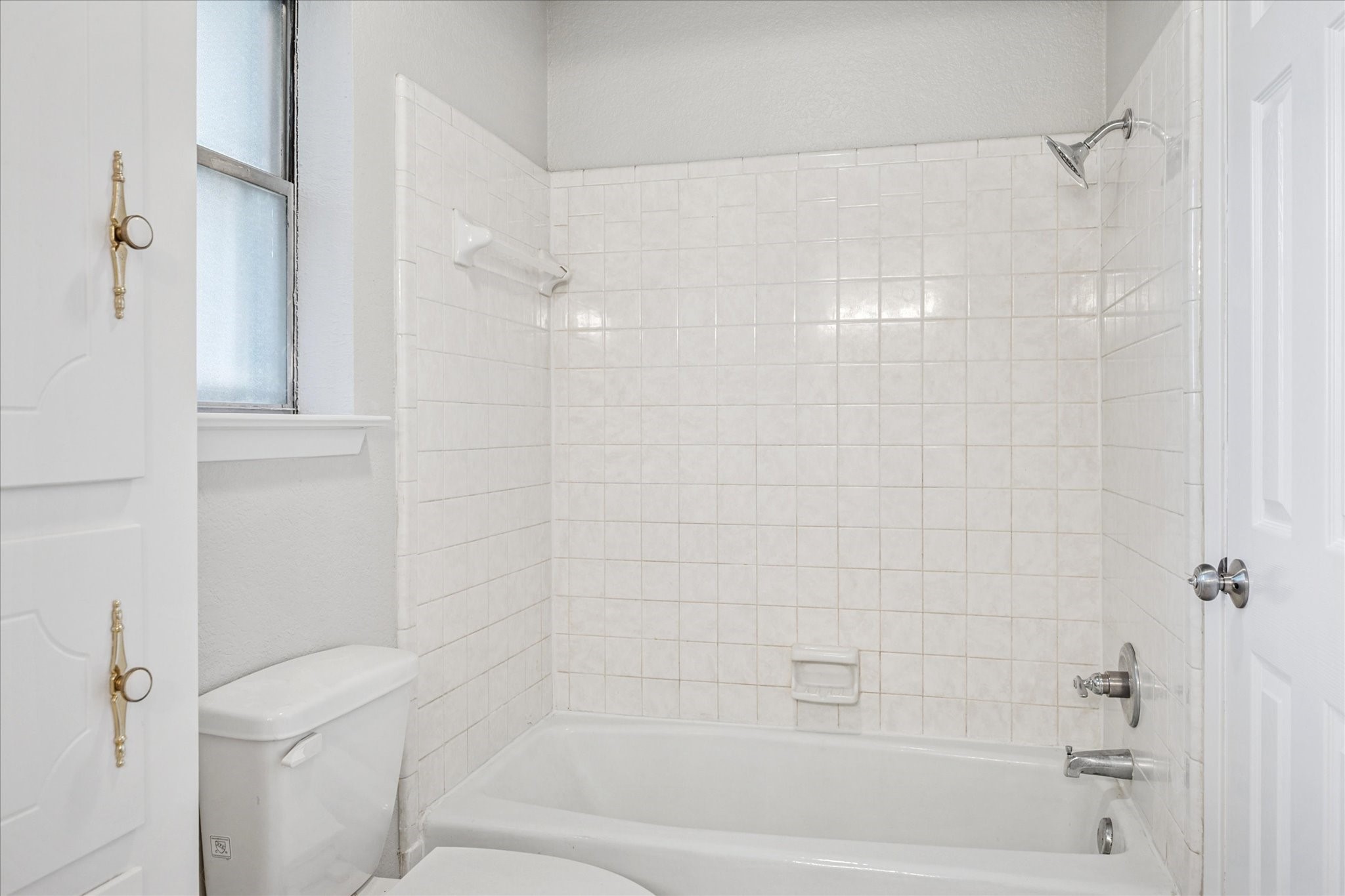 201 Valley View Drive N