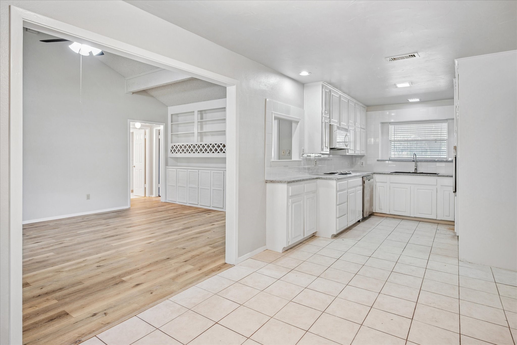 201 Valley View Drive N