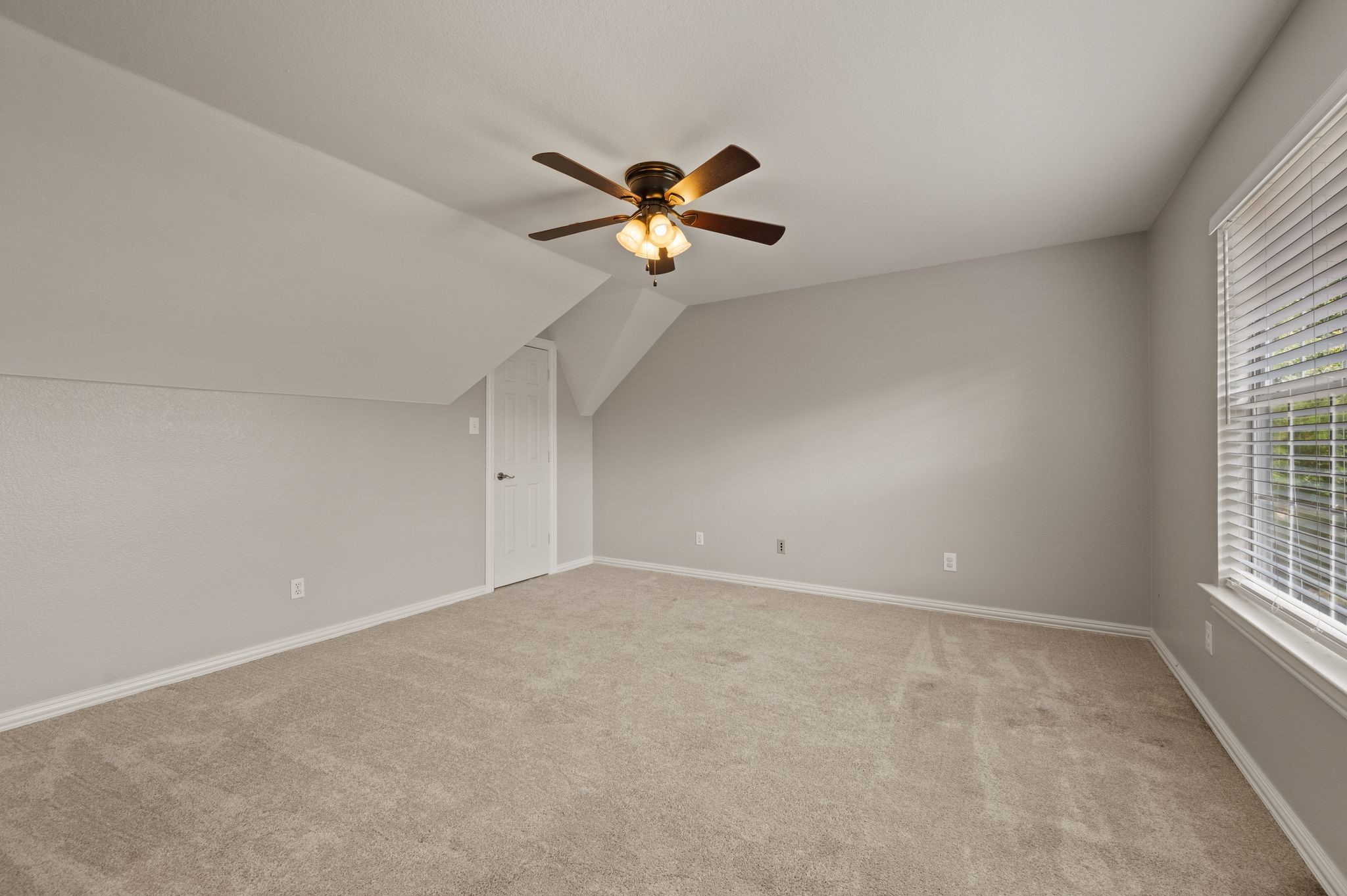 2705 Summertree Lane