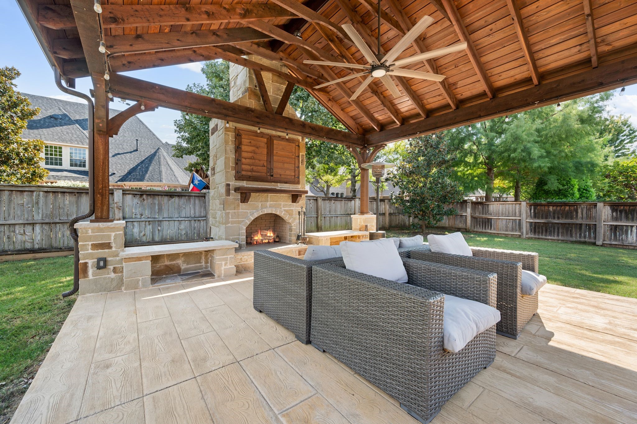 1813 Grosvenor Green