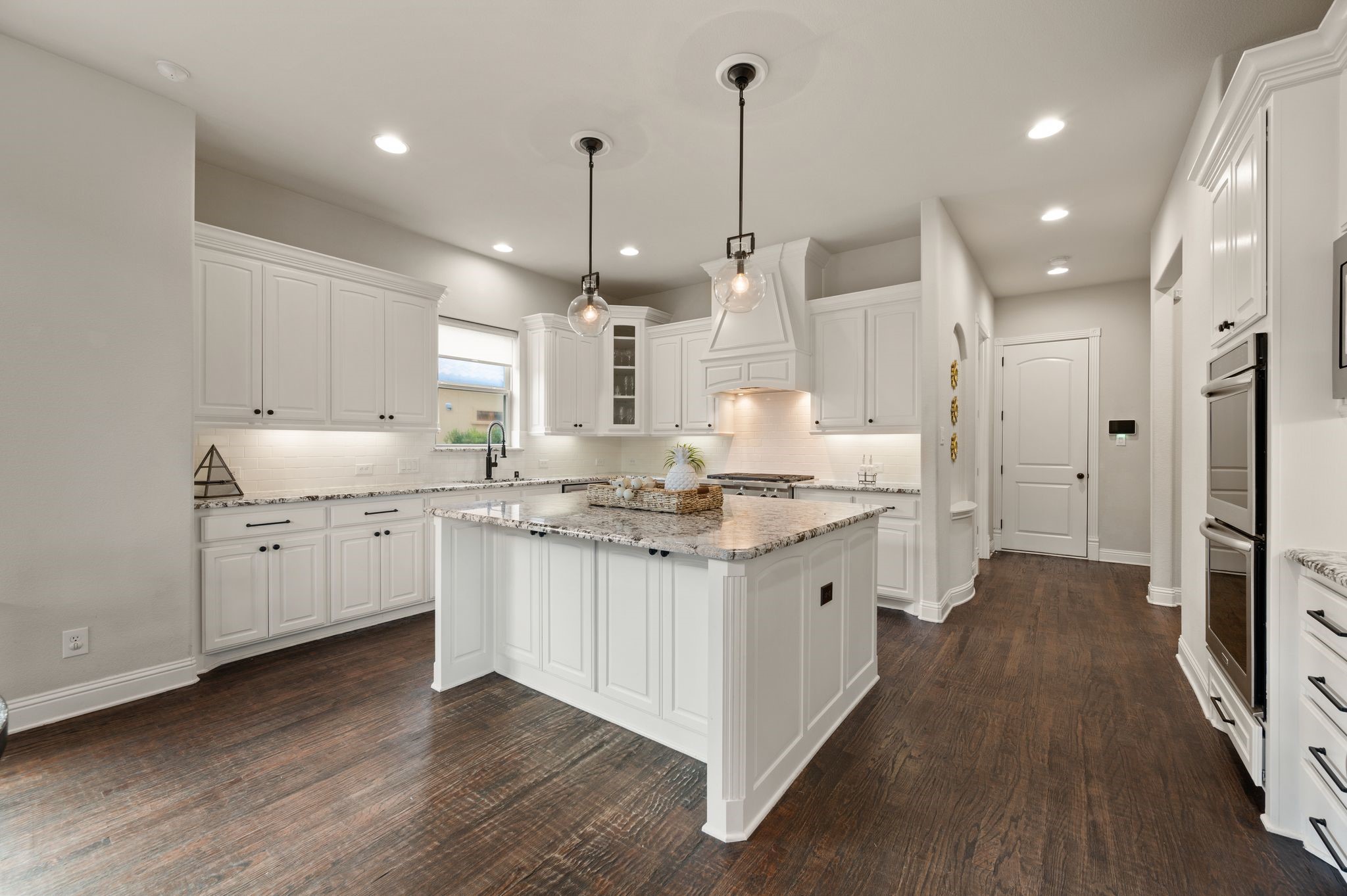 1813 Grosvenor Green