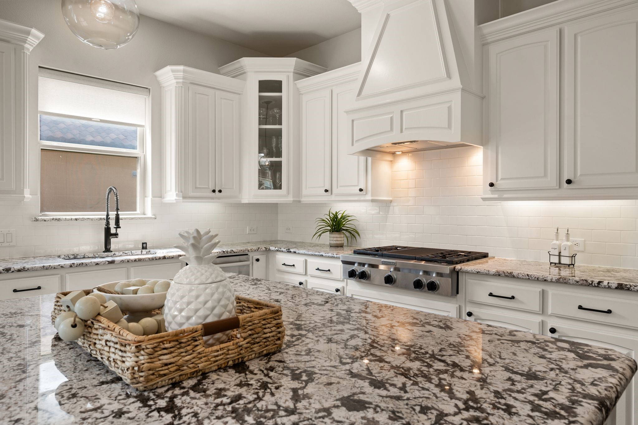 1813 Grosvenor Green